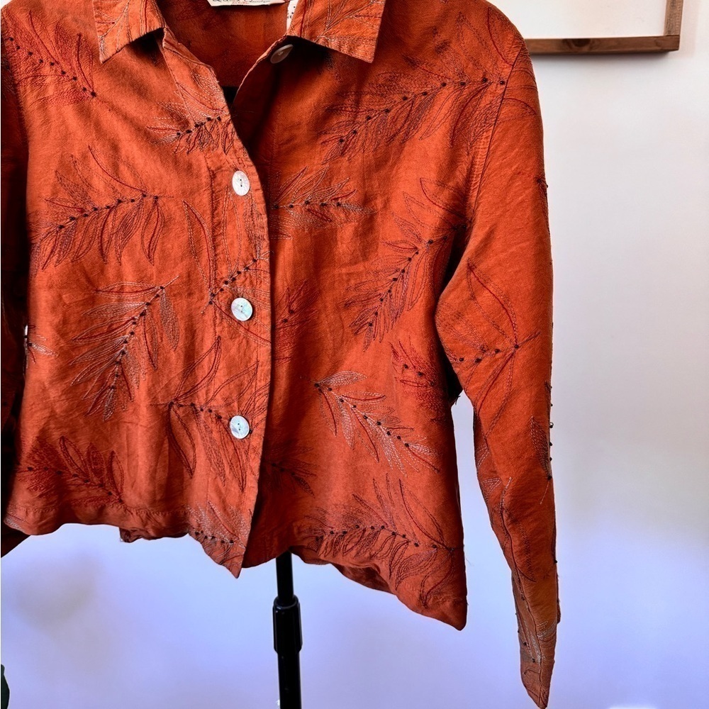 Super cute vintage 100% silk cropped long sleeve, beautiful embroidered detail - Picture 5 of 7